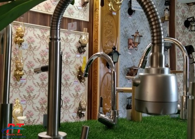 Vòi chén bẻ lò xo nóng lạnh