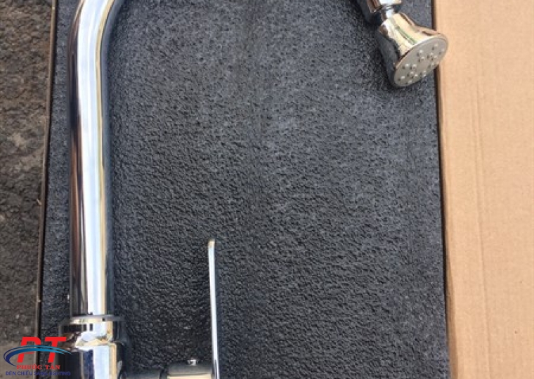 Vòi rửa chén điều chỉnh SUS304 nóng lạnh