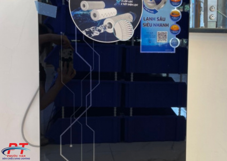 Máy lọc nước nóng lạnh Karofi KAD-I55